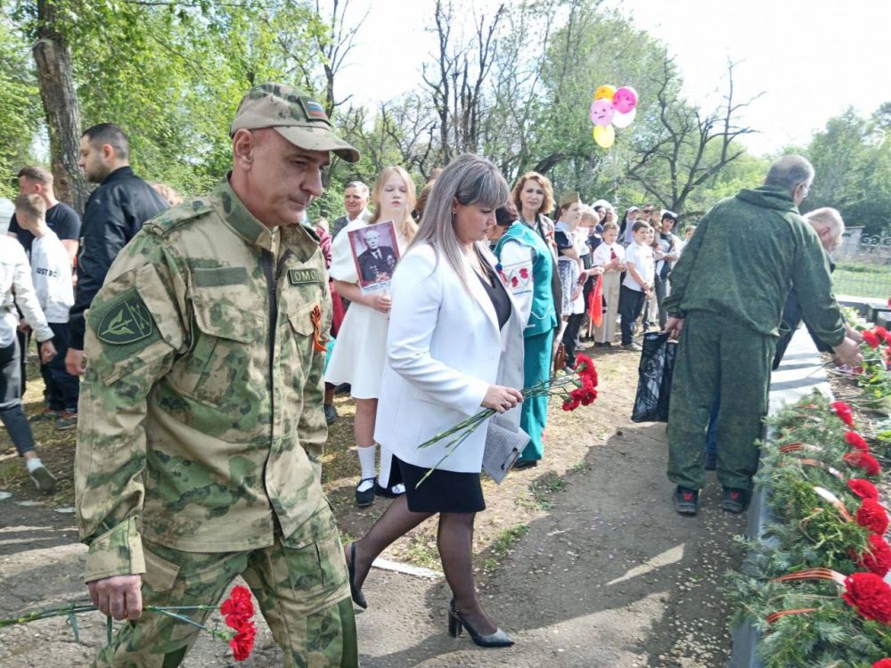 В поселке Новосветловка присоединились к акции «Единой России» «80 тысяч шагов к Победе» В поселке Новосветловка присоединились к акции «Единой России» «80 тысяч шагов к Победе»