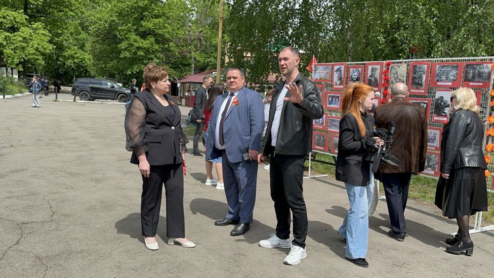 Андрей Рубанцов: Сегодня посетил передвижную выставку «Нам 41-й не забыть, нам 45-й славить!», посвящённую подвигу советского народа в Великой Отечественной войне, в Парке культуры и отдыха им. Героев города Ровеньки Андрей Рубанцов: Сегодня посетил передвижную выставку «Нам 41-й не забыть, нам 45-й славить!», посвящённую подвигу советского народа в Великой Отечественной войне, в Парке культуры и отдыха им. Героев города Ровеньки