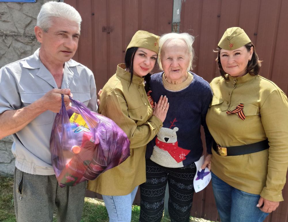В сёлах Епифановка и Боровеньки была проведена всероссийская акция "Георгиевская ленточка" В сёлах Епифановка и Боровеньки была проведена всероссийская акция "Георгиевская ленточка"