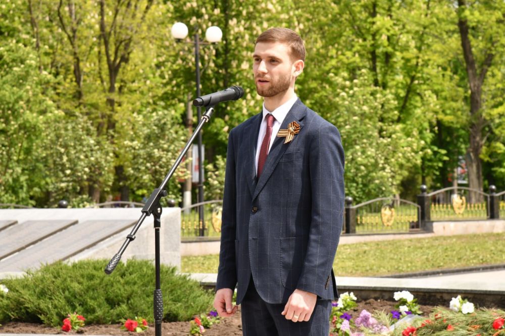 Андрей Сухачев: Празднование 80-летия Победы в Великой Отечественной войне продолжили в парке у «Мемориала Скорби» Андрей Сухачев: Празднование 80-летия Победы в Великой Отечественной войне продолжили в парке у «Мемориала Скорби»