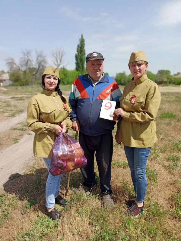 В сёлах Епифановка и Боровеньки была проведена всероссийская акция "Георгиевская ленточка" В сёлах Епифановка и Боровеньки была проведена всероссийская акция "Георгиевская ленточка"