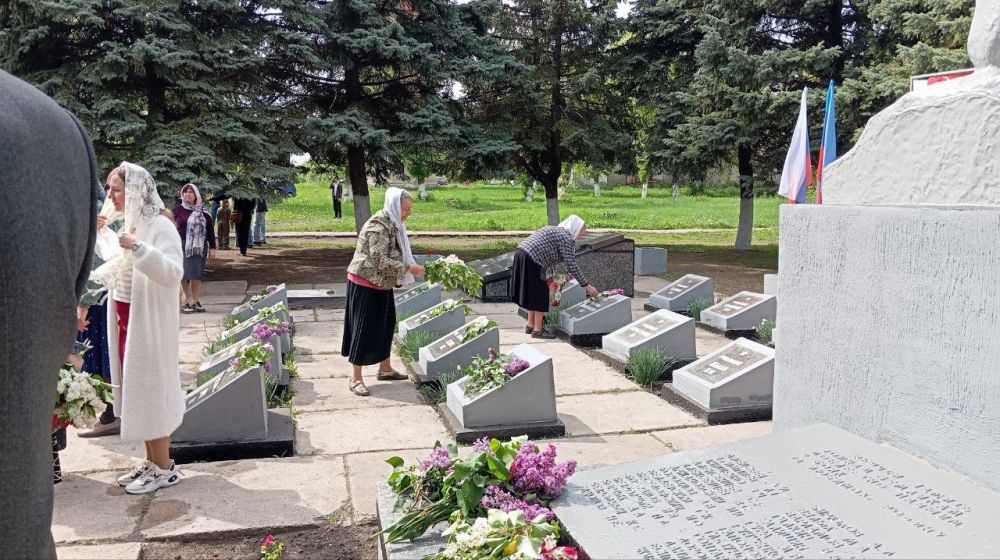 День Победы в Великой Отечественной войне – великий и священный праздник в истории советского и российского народа День Победы в Великой Отечественной войне – великий и священный праздник в истории советского и российского народа