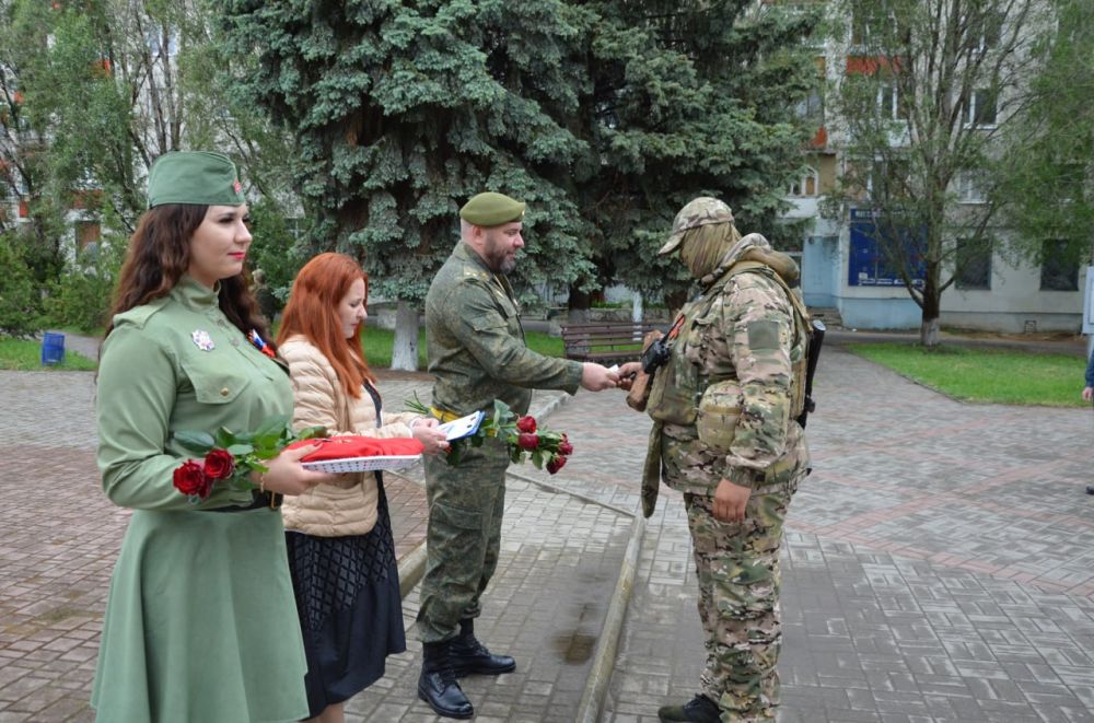 ДЕНЬ ПОБЕДЫ! Возложение цветов к Мемориалу «Памятник воинам – землякам» ДЕНЬ ПОБЕДЫ! Возложение цветов к Мемориалу «Памятник воинам – землякам»