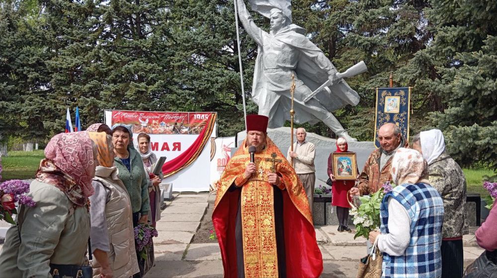 День Победы в Великой Отечественной войне – великий и священный праздник в истории советского и российского народа День Победы в Великой Отечественной войне – великий и священный праздник в истории советского и российского народа
