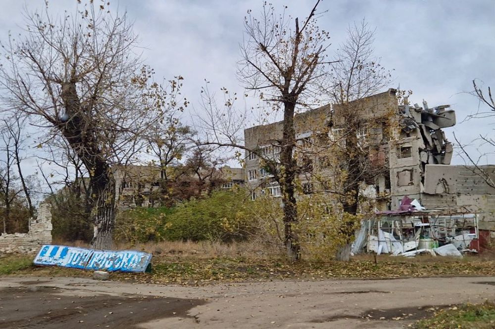 "Ради будущей жизни". Памятник погибшим воинам при Освобождении поселка Тошковка "Ради будущей жизни". Памятник погибшим воинам при Освобождении поселка Тошковка