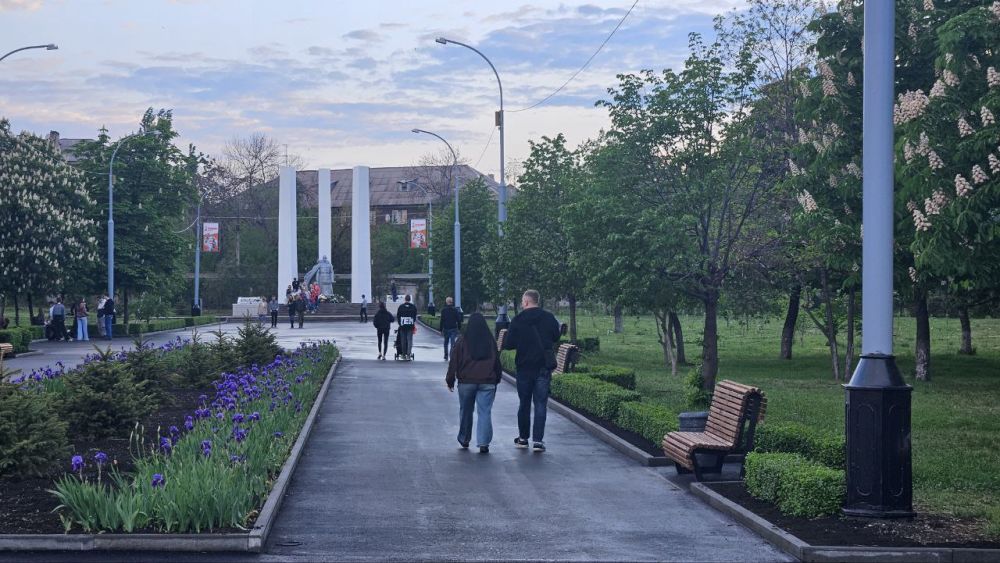 Обновлённый сквер. Сквер Доблести и Славы встретил главный праздник этой весны - 80-летие Великой Победы - обновлённым Обновлённый сквер. Сквер Доблести и Славы встретил главный праздник этой весны - 80-летие Великой Победы - обновлённым