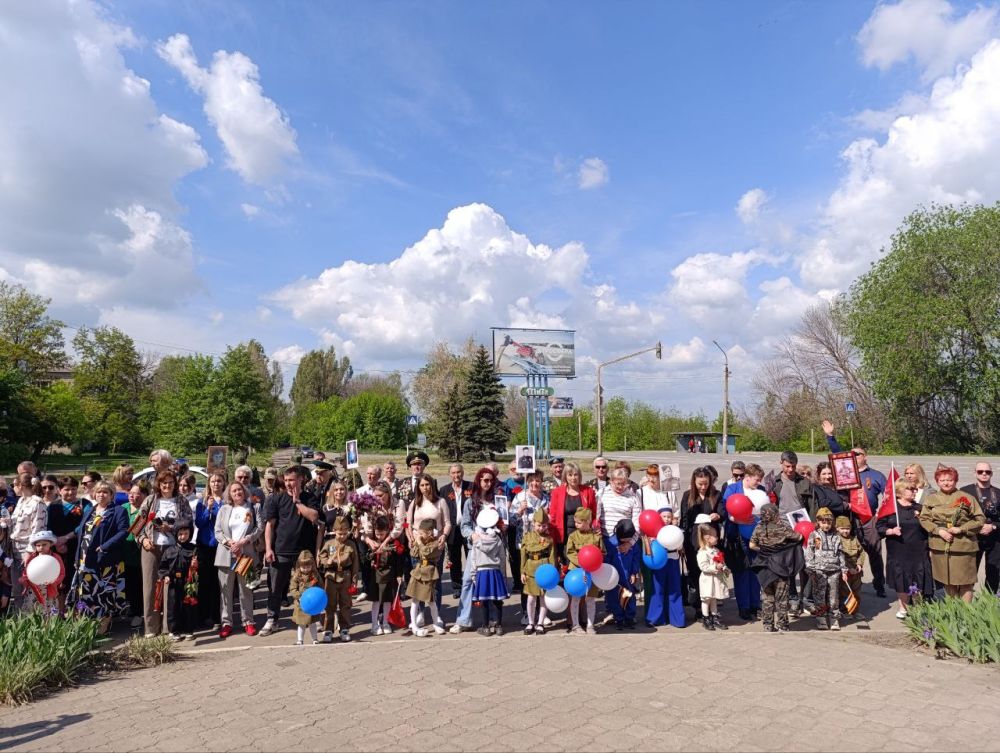 Торжественный митинг в поселке Юбилейное Торжественный митинг в поселке Юбилейное