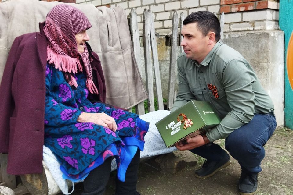 Жителей почетного возраста пгт Бирюково поздравили с Днём Победы Жителей почетного возраста пгт Бирюково поздравили с Днём Победы
