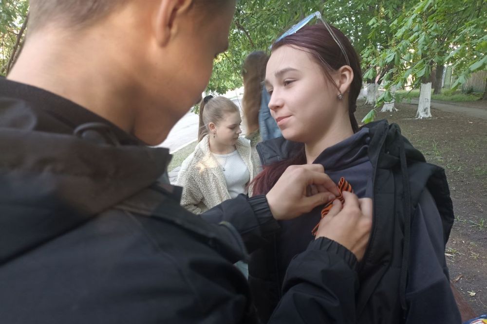 В Свердловском муниципальном округе состоялась акция «Георгиевская лента» В Свердловском муниципальном округе состоялась акция «Георгиевская лента»