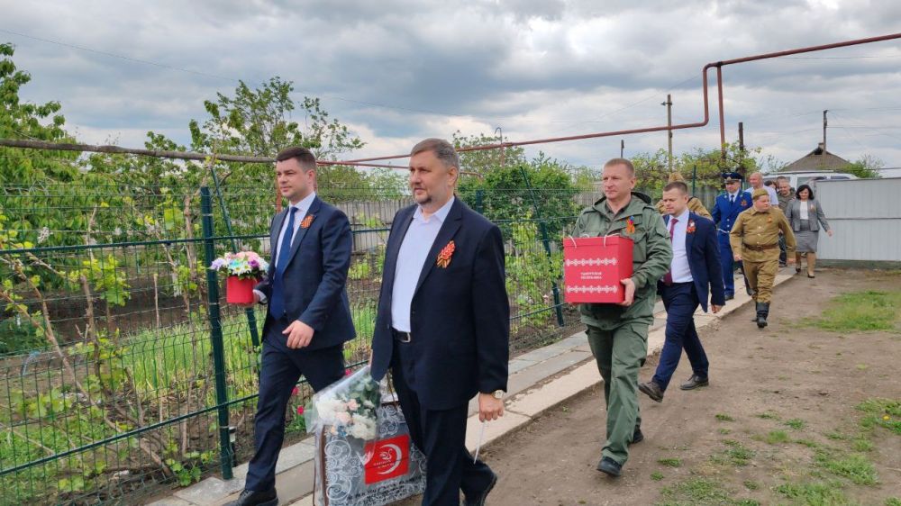 Евгений Бондарь: Стало уже доброй традицией в День Победы поздравлять тех, чья судьба неразрывно связана с героическим прошлым нашей Родины Евгений Бондарь: Стало уже доброй традицией в День Победы поздравлять тех, чья судьба неразрывно связана с героическим прошлым нашей Родины