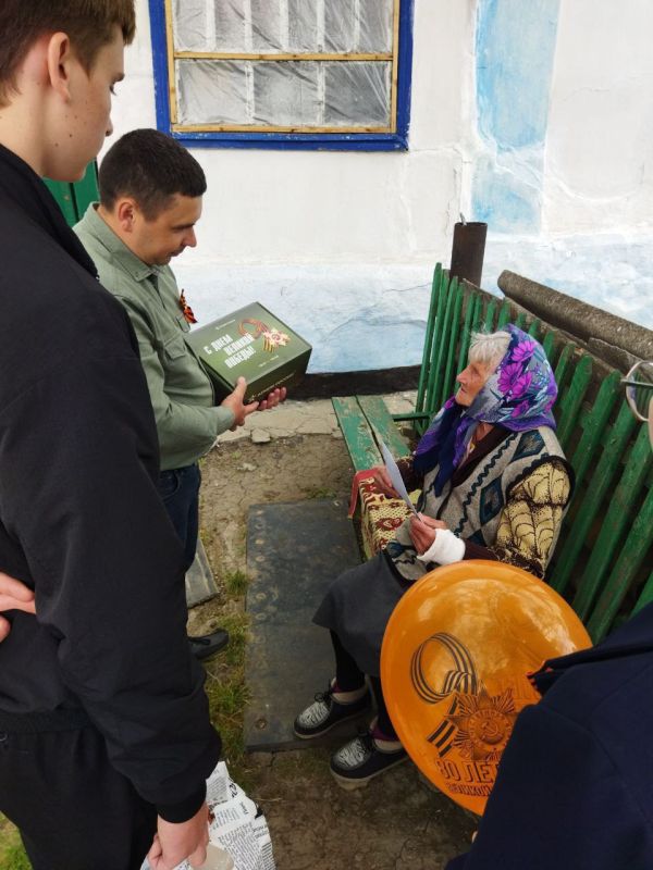 Жителей почетного возраста пгт Бирюково поздравили с Днём Победы Жителей почетного возраста пгт Бирюково поздравили с Днём Победы