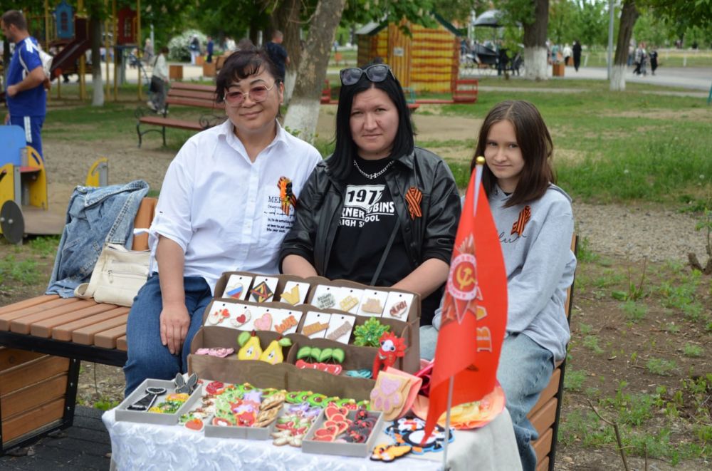 Сергей Козенко: 999Сегодня в Краснодоне, после торжественного митинга, наши жители и гости города собрались в парке культуры и отдыха имени «Молодой гвардии», чтобы продолжить празднование 80-й годовщины Великой Победы Сергей Козенко: 999Сегодня в Краснодоне, после торжественного митинга, наши жители и гости города собрались в парке культуры и отдыха имени «Молодой гвардии», чтобы продолжить празднование 80-й годовщины Великой Победы