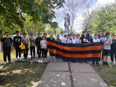 День Победы Луганск: акция "Обелиск", митинг у братской могилы, , автопробег и велопробег День Победы Луганск: акция "Обелиск", митинг у братской могилы, , автопробег и велопробег