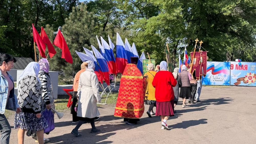Андрей Рубанцов: 9. Атмосфера празднования 80-летия Великой Победы в городском округе город Ровеньки Сегодня во всех поселках городского типа и селе Благовка прошли торжественные мероприятия, посвященные празднованию... Андрей Рубанцов: 9. Атмосфера празднования 80-летия Великой Победы в городском округе город Ровеньки Сегодня во всех поселках городского типа и селе Благовка прошли торжественные мероприятия, посвященные празднованию...