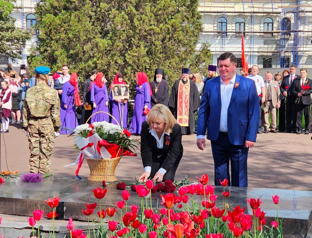 Никто не забыт и ничто не забыто! Никто не забыт и ничто не забыто!