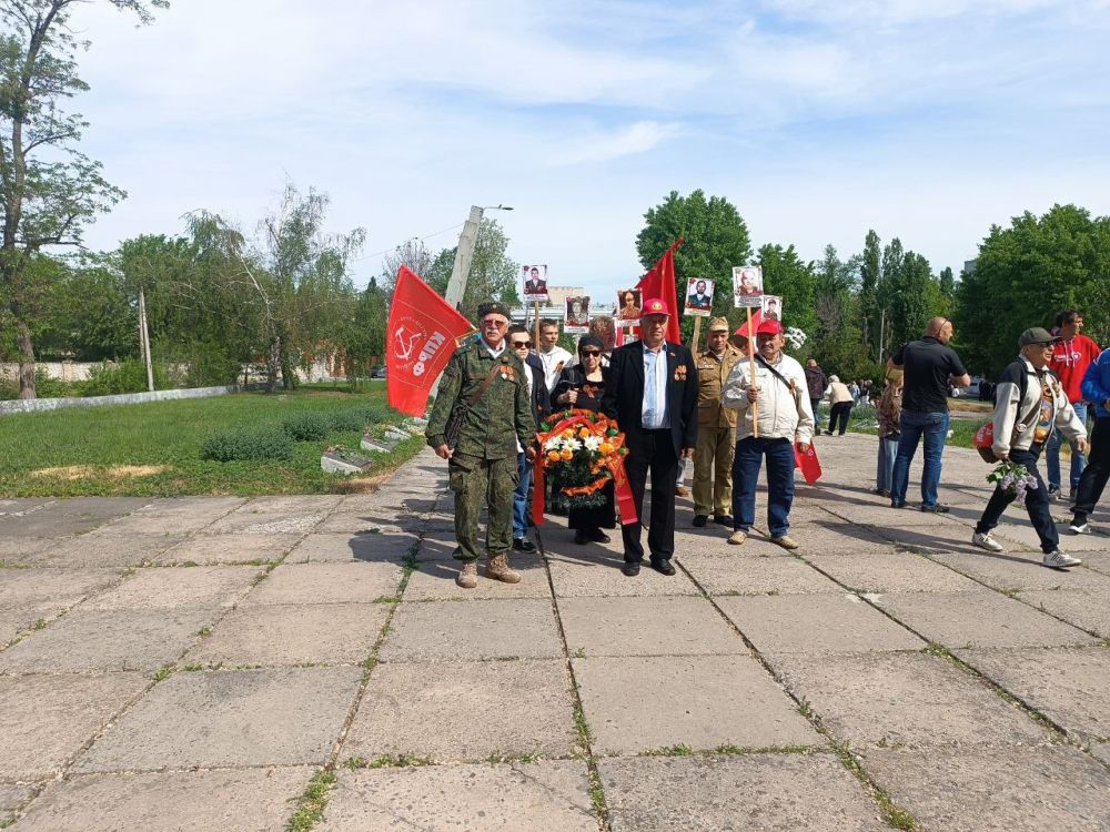 Яна Сылкина: Депутаты Совета городского округа город Северодонецк, сотрудники аппарата Совета вместе с северодончанами приняли участие в мероприятиях, посвященных 80-летию Великой Победы Яна Сылкина: Депутаты Совета городского округа город Северодонецк, сотрудники аппарата Совета вместе с северодончанами приняли участие в мероприятиях, посвященных 80-летию Великой Победы
