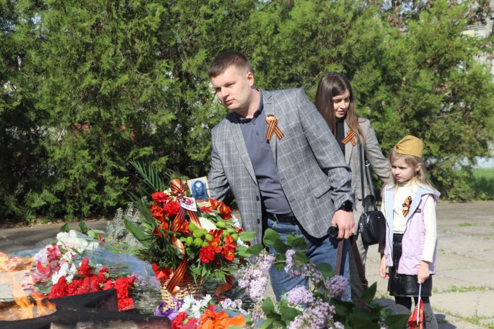 Яна Сылкина: Депутаты Совета городского округа город Северодонецк, сотрудники аппарата Совета вместе с северодончанами приняли участие в мероприятиях, посвященных 80-летию Великой Победы Яна Сылкина: Депутаты Совета городского округа город Северодонецк, сотрудники аппарата Совета вместе с северодончанами приняли участие в мероприятиях, посвященных 80-летию Великой Победы