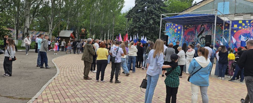 Сегодня в Парке культуры и отдыха состоялся масштабный концерт, приуроченный к значимой дате в истории России – 80-й годовщине Победы в Великой Отечественной войне, великого праздника для нашего народа Сегодня в Парке культуры и отдыха состоялся масштабный концерт, приуроченный к значимой дате в истории России – 80-й годовщине Победы в Великой Отечественной войне, великого праздника для нашего народа
