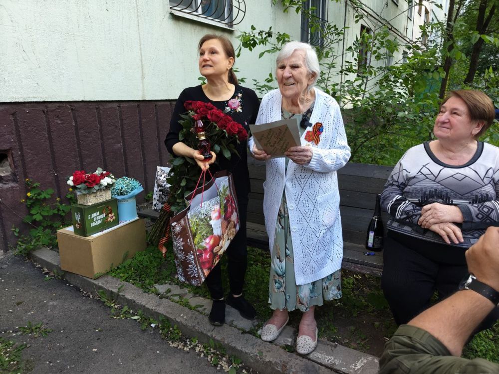 8 мая Ливадиной Серафиме Николаевне, ветерану Великой Отечественной войны исполнился 101 год 8 мая Ливадиной Серафиме Николаевне, ветерану Великой Отечественной войны исполнился 101 год