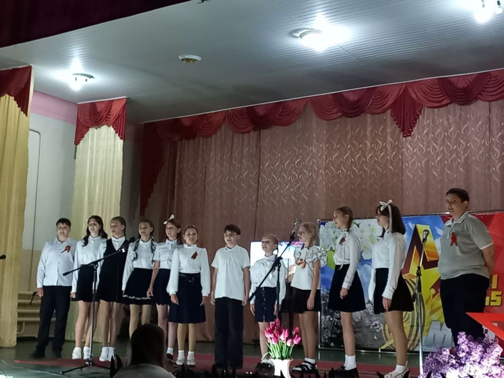Праздничный концерт "Великая страна Великая Победа", подготовленный домом культуры пгт Праздничный концерт "Великая страна Великая Победа", подготовленный домом культуры пгт