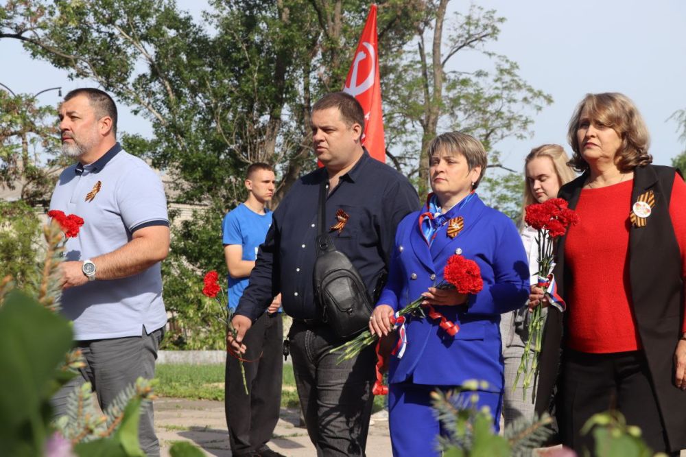 Яна Сылкина: Депутаты Совета городского округа город Северодонецк, сотрудники аппарата Совета вместе с северодончанами приняли участие в мероприятиях, посвященных 80-летию Великой Победы Яна Сылкина: Депутаты Совета городского округа город Северодонецк, сотрудники аппарата Совета вместе с северодончанами приняли участие в мероприятиях, посвященных 80-летию Великой Победы