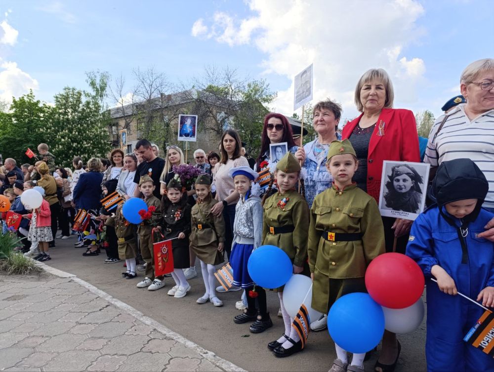 Торжественный митинг в поселке Юбилейное Торжественный митинг в поселке Юбилейное