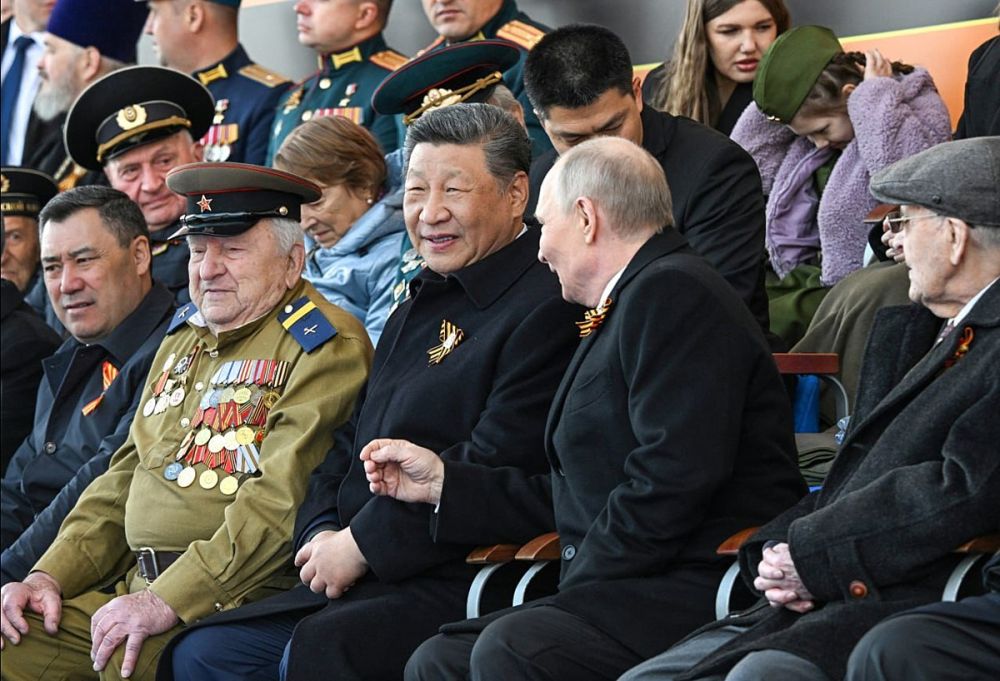 Что за ветеран сидел рядом с президентом? Что за ветеран сидел рядом с президентом?