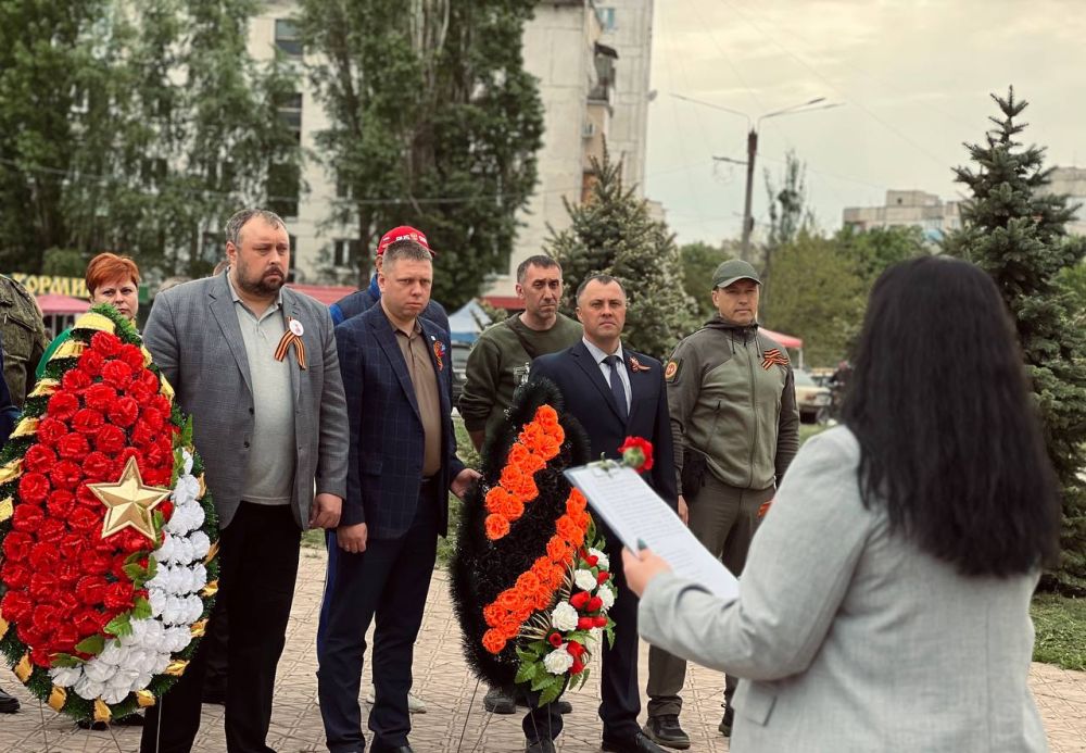 В честь 80-й годовщины Победы в Великой Отечественной войне были организованы торжественные мероприятия по возложению венков к памятникам и мемориалам воинов, павших в борьбе с фашизмом В честь 80-й годовщины Победы в Великой Отечественной войне были организованы торжественные мероприятия по возложению венков к памятникам и мемориалам воинов, павших в борьбе с фашизмом