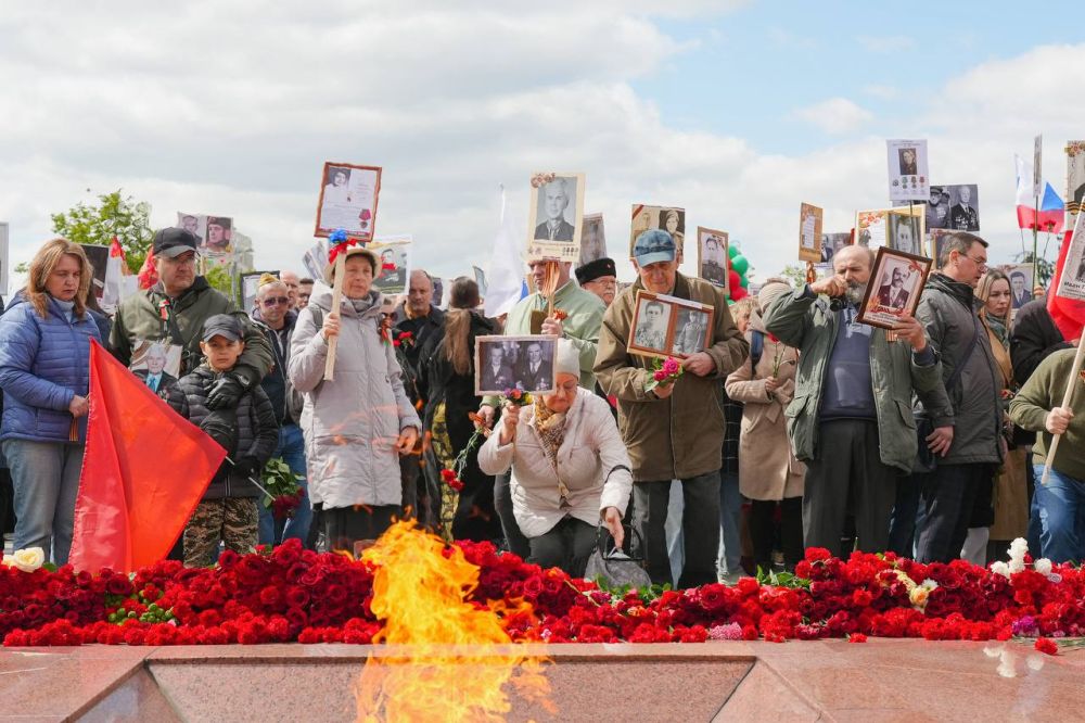 Знамёна «Бессмертного полка» – в столице Республики Беларусь Городе-герое Минске Знамёна «Бессмертного полка» – в столице Республики Беларусь Городе-герое Минске