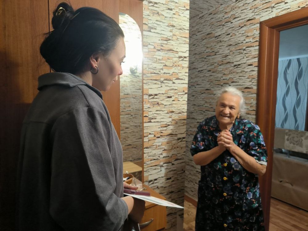В Троицком муниципальном округе сложилась добрая традиция: в преддверии празднования Великой Победы ветераны Великой Отечественной войны и труженики тыла принимают искренние поздравления на дому В Троицком муниципальном округе сложилась добрая традиция: в преддверии празднования Великой Победы ветераны Великой Отечественной войны и труженики тыла принимают искренние поздравления на дому