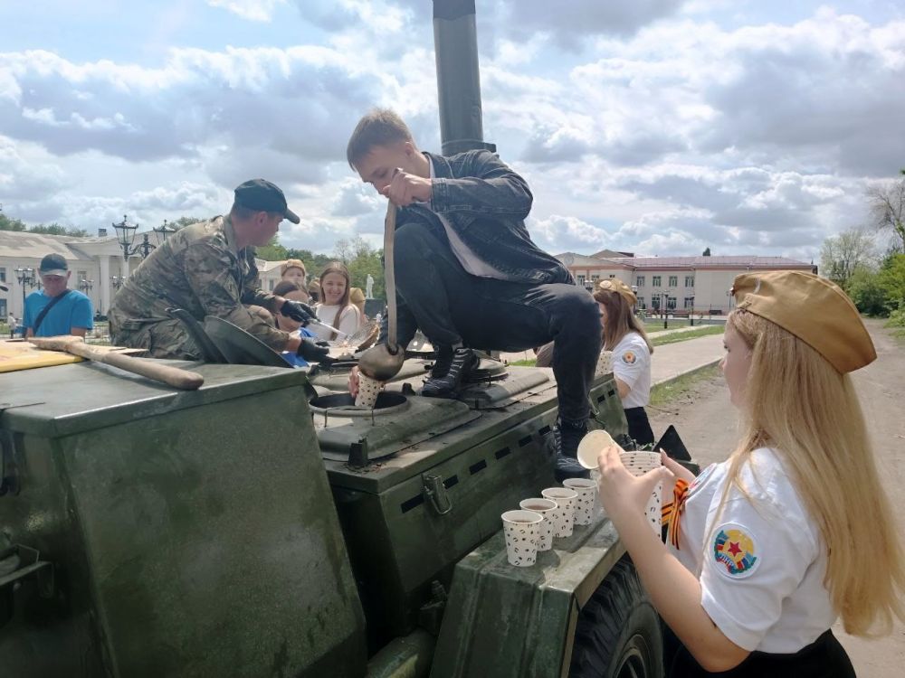 В Антрацитовском муниципальном округе прошел ряд мероприятий, посвященных празднованию Дня Победы В Антрацитовском муниципальном округе прошел ряд мероприятий, посвященных празднованию Дня Победы