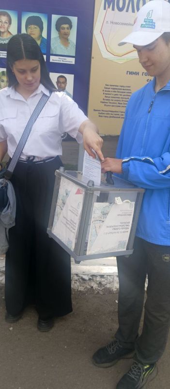Сергей Козенко: Сегодня, в День Великой Победы, Краснодонский муниципальный округ оживился в праздничной атмосфере! Жители с энтузиазмом принимают участие в торжествах и массово посещают общественные места, наслаждаясь... Сергей Козенко: Сегодня, в День Великой Победы, Краснодонский муниципальный округ оживился в праздничной атмосфере! Жители с энтузиазмом принимают участие в торжествах и массово посещают общественные места, наслаждаясь...