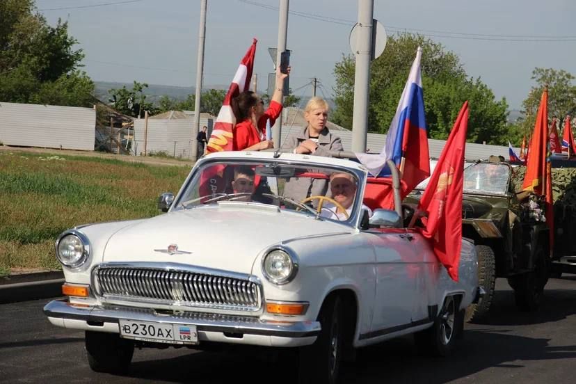 Более 500 автомобилей и мотоциклов: Рекордным автопробегом Луганск отметил День Победы Более 500 автомобилей и мотоциклов: Рекордным автопробегом Луганск отметил День Победы