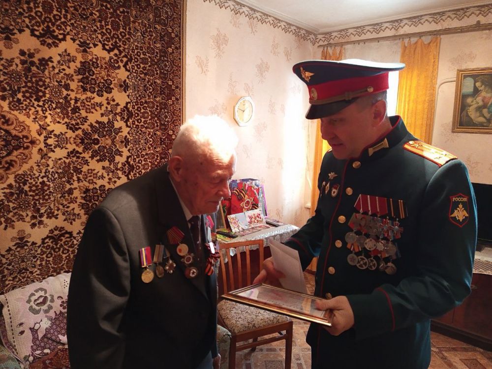 Владимир Чернев: Сегодня, в честь великого праздника - Дня Победы, посетил наших многоуважаемых ветеранов Владимир Чернев: Сегодня, в честь великого праздника - Дня Победы, посетил наших многоуважаемых ветеранов