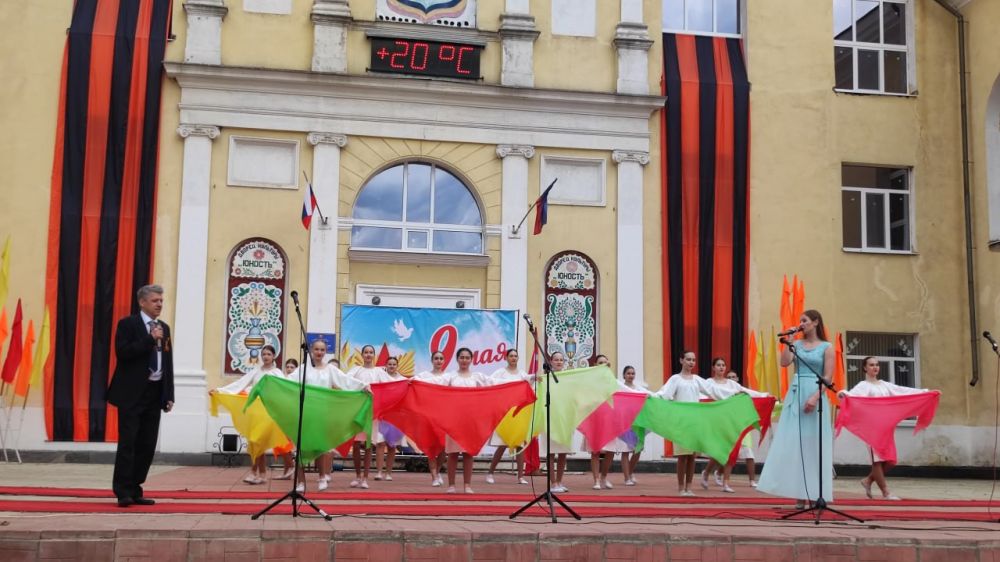В Молодогвардейске прошел митинг «Духовное наследие Великой Победы!» В Молодогвардейске прошел митинг «Духовное наследие Великой Победы!»