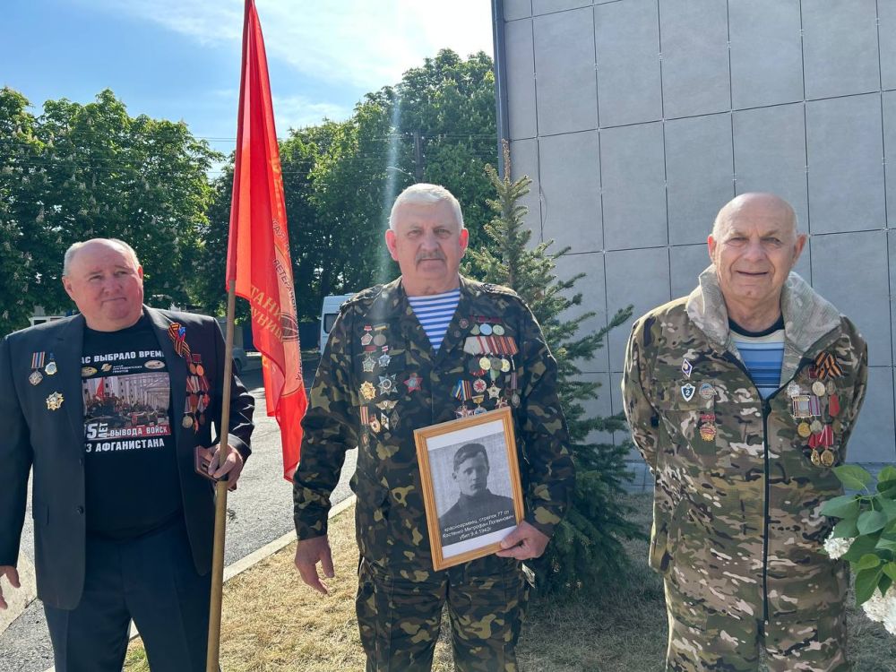 Альберт Зинченко: К 80-летию Великой Победы состоялось открытие площади и ДК, которые восстановил шефский регион Сегодня на площади «Героев Сталинграда» состоялись торжественные мероприятия к 80-летию Великой Победы Альберт Зинченко: К 80-летию Великой Победы состоялось открытие площади и ДК, которые восстановил шефский регион Сегодня на площади «Героев Сталинграда» состоялись торжественные мероприятия к 80-летию Великой Победы