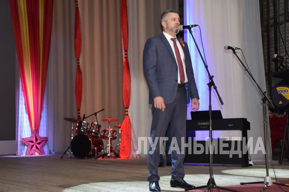 В Свердловске состоялся концерт, посвященный юбилею Великой Победы В Свердловске состоялся концерт, посвященный юбилею Великой Победы