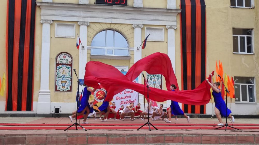 В Молодогвардейске прошел митинг «Духовное наследие Великой Победы!» В Молодогвардейске прошел митинг «Духовное наследие Великой Победы!»