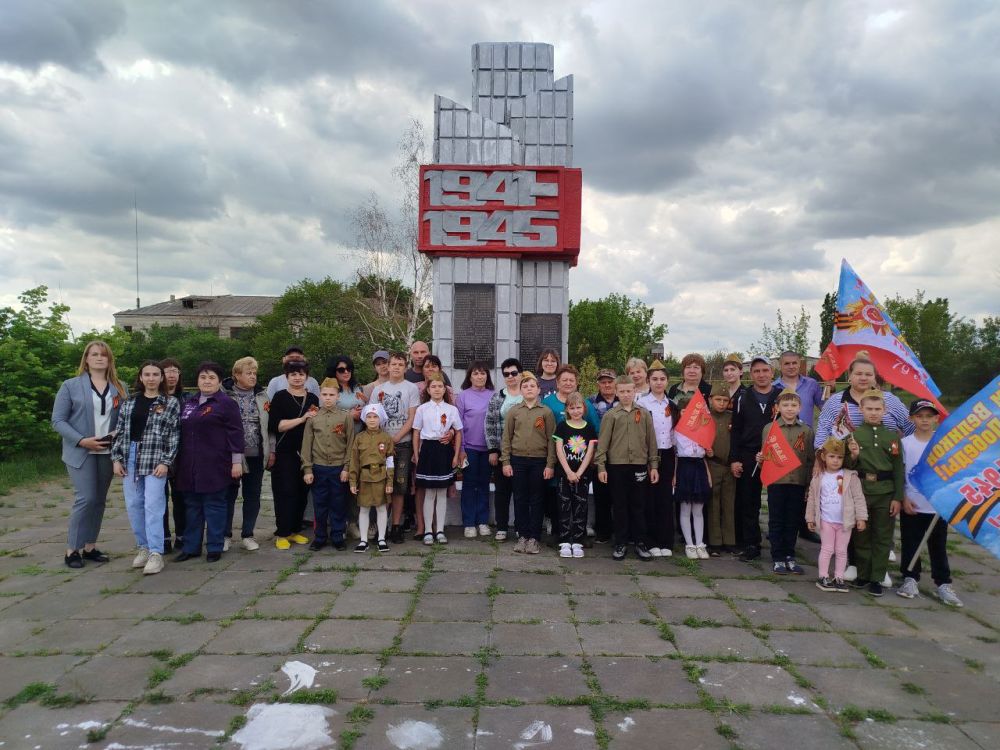 Каждый народ и каждая страна имеют свои главные праздники, которые объединяют нацию и служат символом гордости за подвиги предков Каждый народ и каждая страна имеют свои главные праздники, которые объединяют нацию и служат символом гордости за подвиги предков