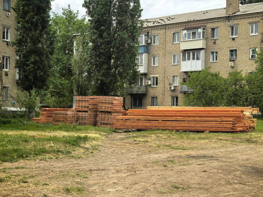 Сергей Козенко: В Краснодоне рамках специального инфраструктурного проекта, реализуемого при поддержке шефа-региона Тюменской области, подрядная организация ООО «СК СТИЛЛ» продолжает работы по капитальному ремонту скатной... Сергей Козенко: В Краснодоне рамках специального инфраструктурного проекта, реализуемого при поддержке шефа-региона Тюменской области, подрядная организация ООО «СК СТИЛЛ» продолжает работы по капитальному ремонту скатной...