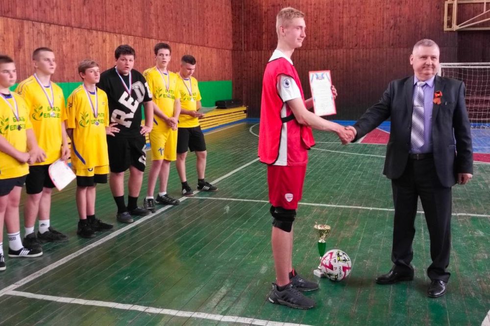 В Астаховском спорткомплексе в 22-й раз разыграли «Кубок Победы» по мини-футболу среди сельских команд В Астаховском спорткомплексе в 22-й раз разыграли «Кубок Победы» по мини-футболу среди сельских команд
