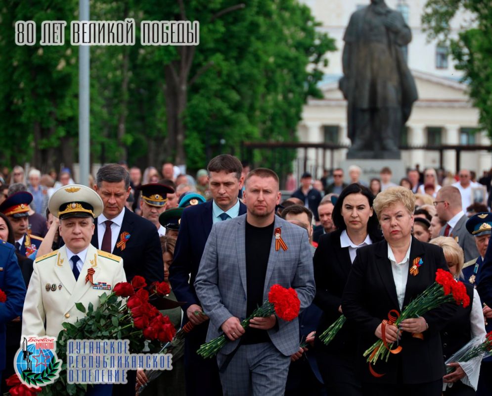 9 мая, в 80-ю годовщину Победы в Великой Отечественной войне, в столице республики прошел торжественный митинг 9 мая, в 80-ю годовщину Победы в Великой Отечественной войне, в столице республики прошел торжественный митинг