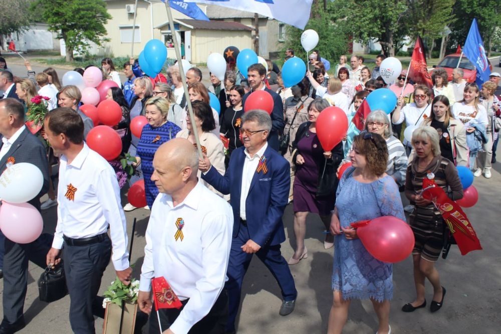 В рамках акции «80 тысяч шагов к Великой Победе» жители Славяносербщины совершили пеший ход улицами районного центра В рамках акции «80 тысяч шагов к Великой Победе» жители Славяносербщины совершили пеший ход улицами районного центра