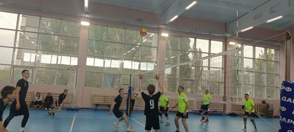 Спорт дружбы и памяти. 10 мая на базе алчевской спортивной школы №1 прошёл турнир по волейболу, посвященный 80-летию Победы в Великой Отечественной войне Спорт дружбы и памяти. 10 мая на базе алчевской спортивной школы №1 прошёл турнир по волейболу, посвященный 80-летию Победы в Великой Отечественной войне