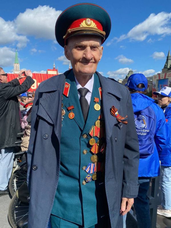 Яна Пащенко: Ветеран Великой Отечественной войны из Луганска Григорий Пономаренко принял участие в Параде Победы на Красной площади Яна Пащенко: Ветеран Великой Отечественной войны из Луганска Григорий Пономаренко принял участие в Параде Победы на Красной площади