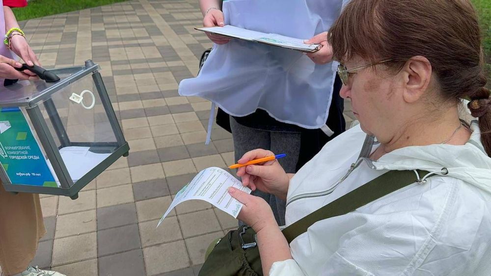 В алчевском парке культуры и отдыха имени Победы состоялась концертная программа «У фронтового костра» В алчевском парке культуры и отдыха имени Победы состоялась концертная программа «У фронтового костра»