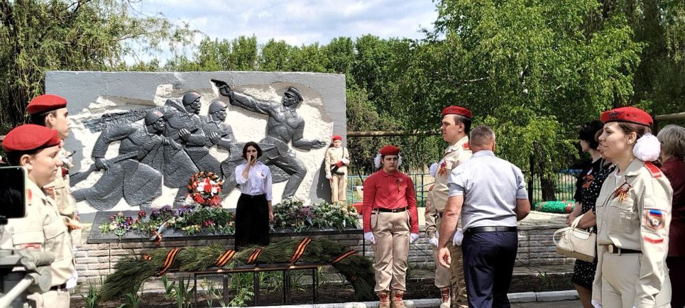 Празднование Дня Победы - это единство местного сообщества и благодарность к ветеранам и всем, кто внес свой вклад в Победу над фашизмом Празднование Дня Победы - это единство местного сообщества и благодарность к ветеранам и всем, кто внес свой вклад в Победу над фашизмом