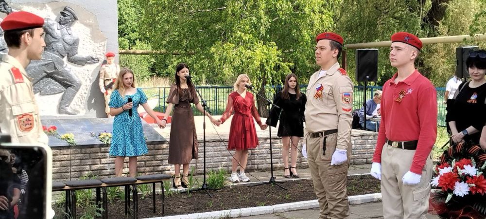 Празднование Дня Победы - это единство местного сообщества и благодарность к ветеранам и всем, кто внес свой вклад в Победу над фашизмом Празднование Дня Победы - это единство местного сообщества и благодарность к ветеранам и всем, кто внес свой вклад в Победу над фашизмом