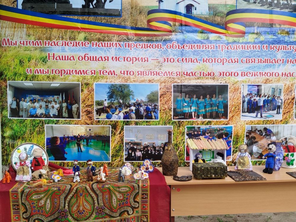 Также была выставка декоративно прикладного искусства с мастер-классами в которых мы приняли участие Также была выставка декоративно прикладного искусства с мастер-классами в которых мы приняли участие