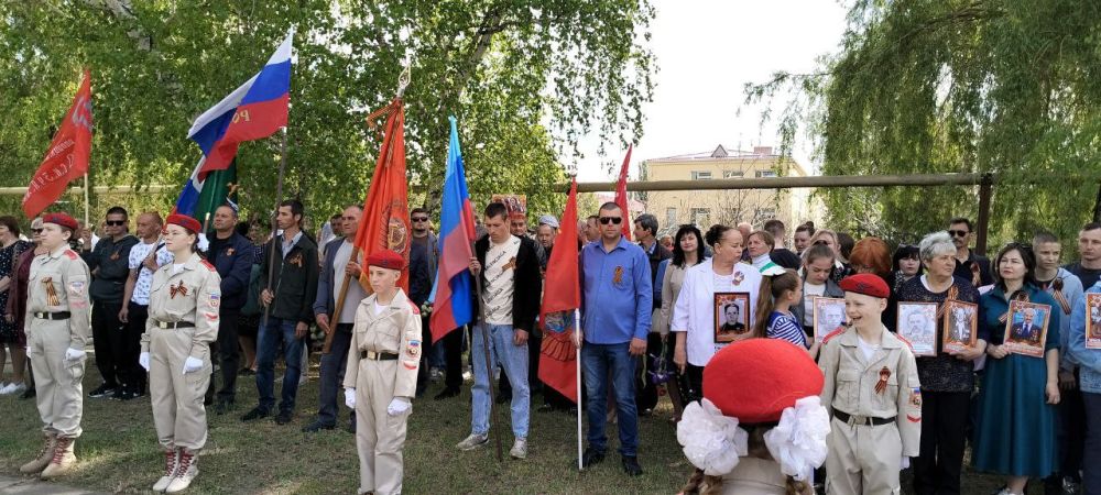 Празднование Дня Победы - это единство местного сообщества и благодарность к ветеранам и всем, кто внес свой вклад в Победу над фашизмом Празднование Дня Победы - это единство местного сообщества и благодарность к ветеранам и всем, кто внес свой вклад в Победу над фашизмом